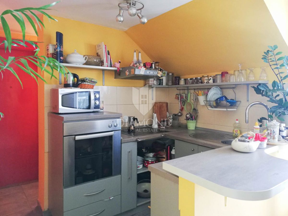 Zagreb, Donji Grad! Enosobno stanovanje z veliko teraso!