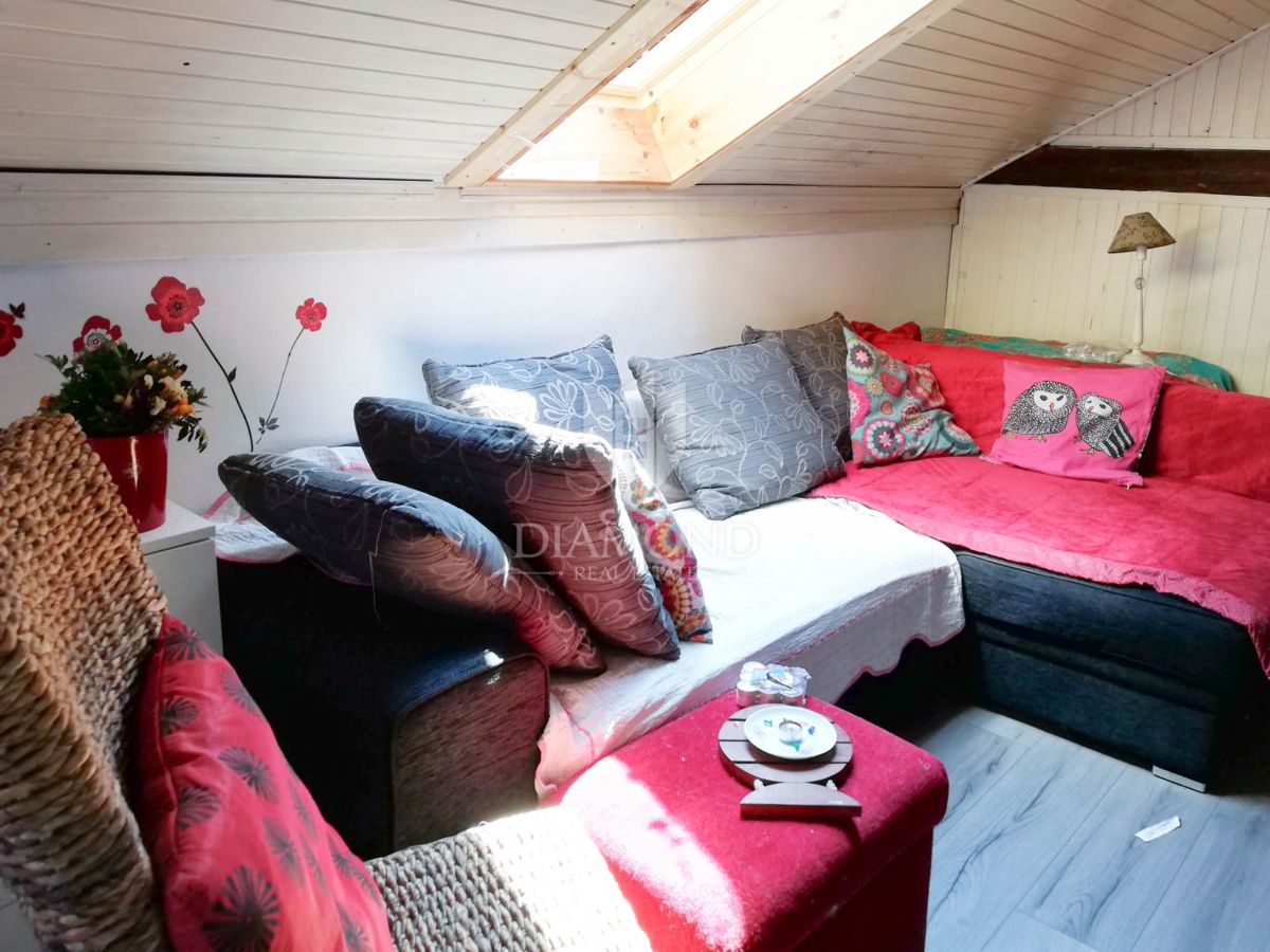 Zagreb, Donji Grad! Enosobno stanovanje z veliko teraso!