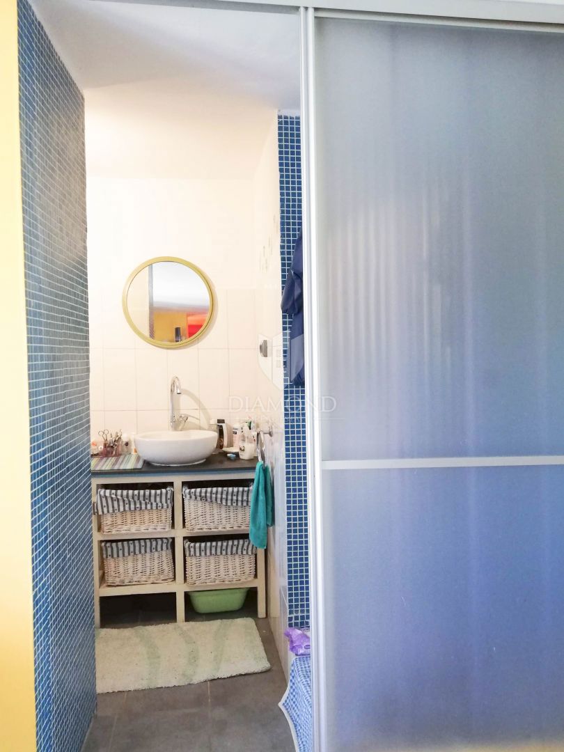 Zagreb, Donji Grad! Enosobno stanovanje z veliko teraso!