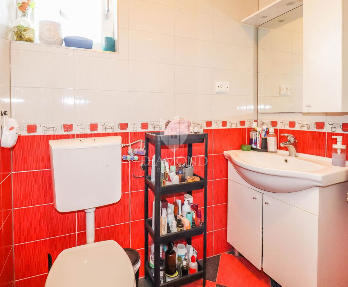 PRILOŽNOST! ROVINJ! 3 STANOVANJA, VRT, PARKIRIŠČE!!!