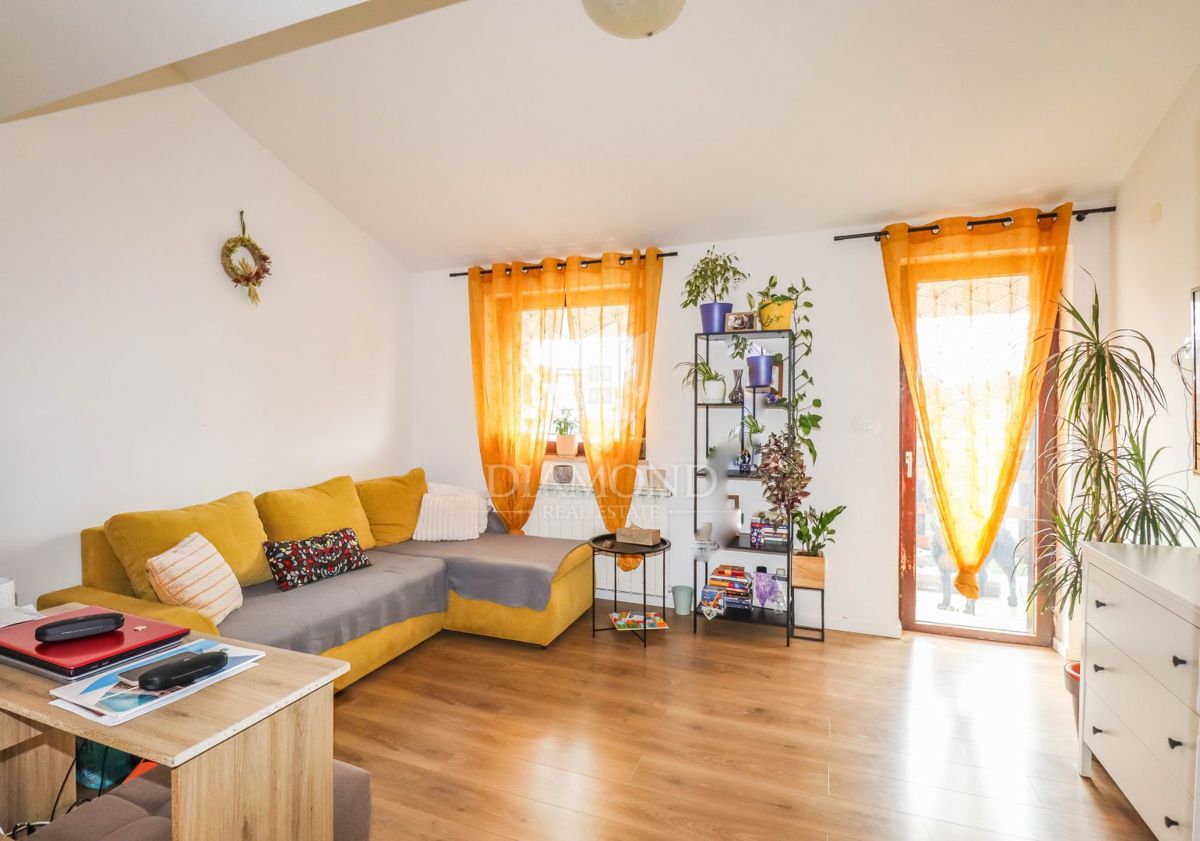 PRILOŽNOST! ROVINJ! 3 STANOVANJA, VRT, PARKIRIŠČE!!!