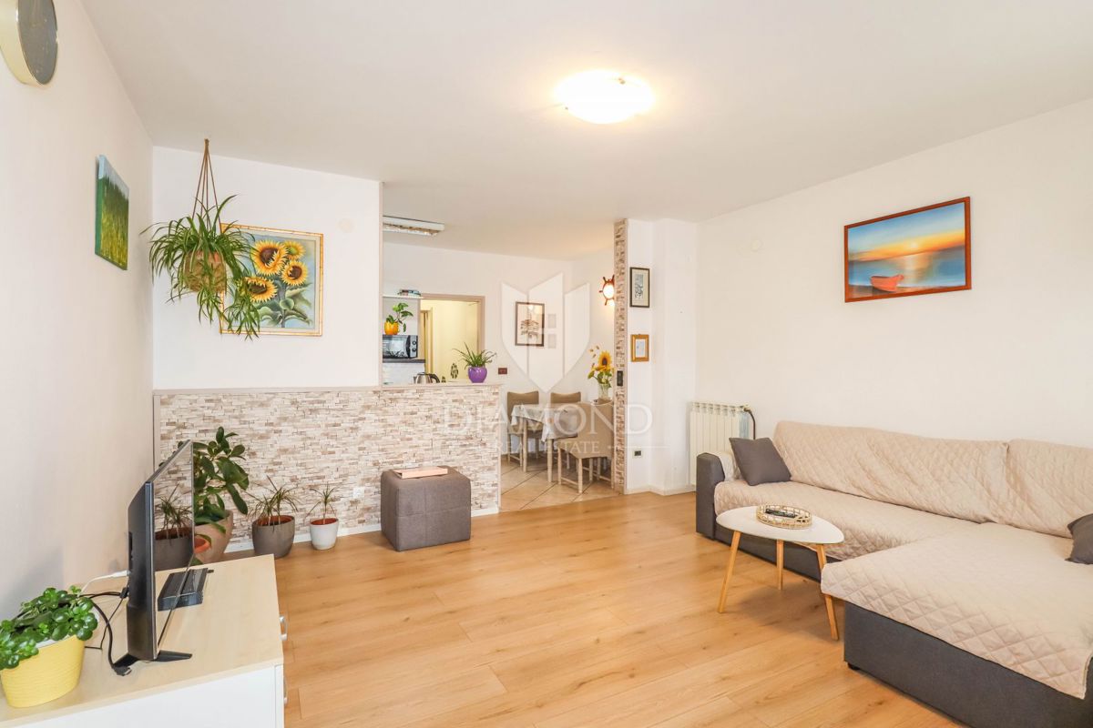 PRILOŽNOST! ROVINJ! 3 STANOVANJA, VRT, PARKIRIŠČE!!!