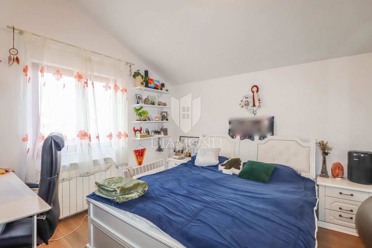 PRILOŽNOST! ROVINJ! 3 STANOVANJA, VRT, PARKIRIŠČE!!!