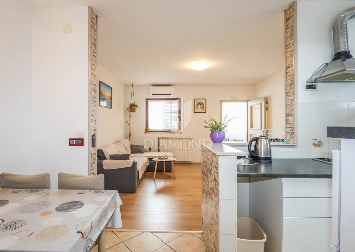 PRILOŽNOST! ROVINJ! 3 STANOVANJA, VRT, PARKIRIŠČE!!!