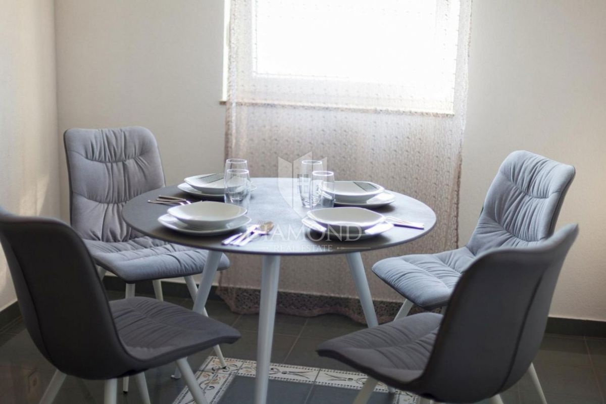 Krk, Klimno, apartmajska hiša s pogledom na morje