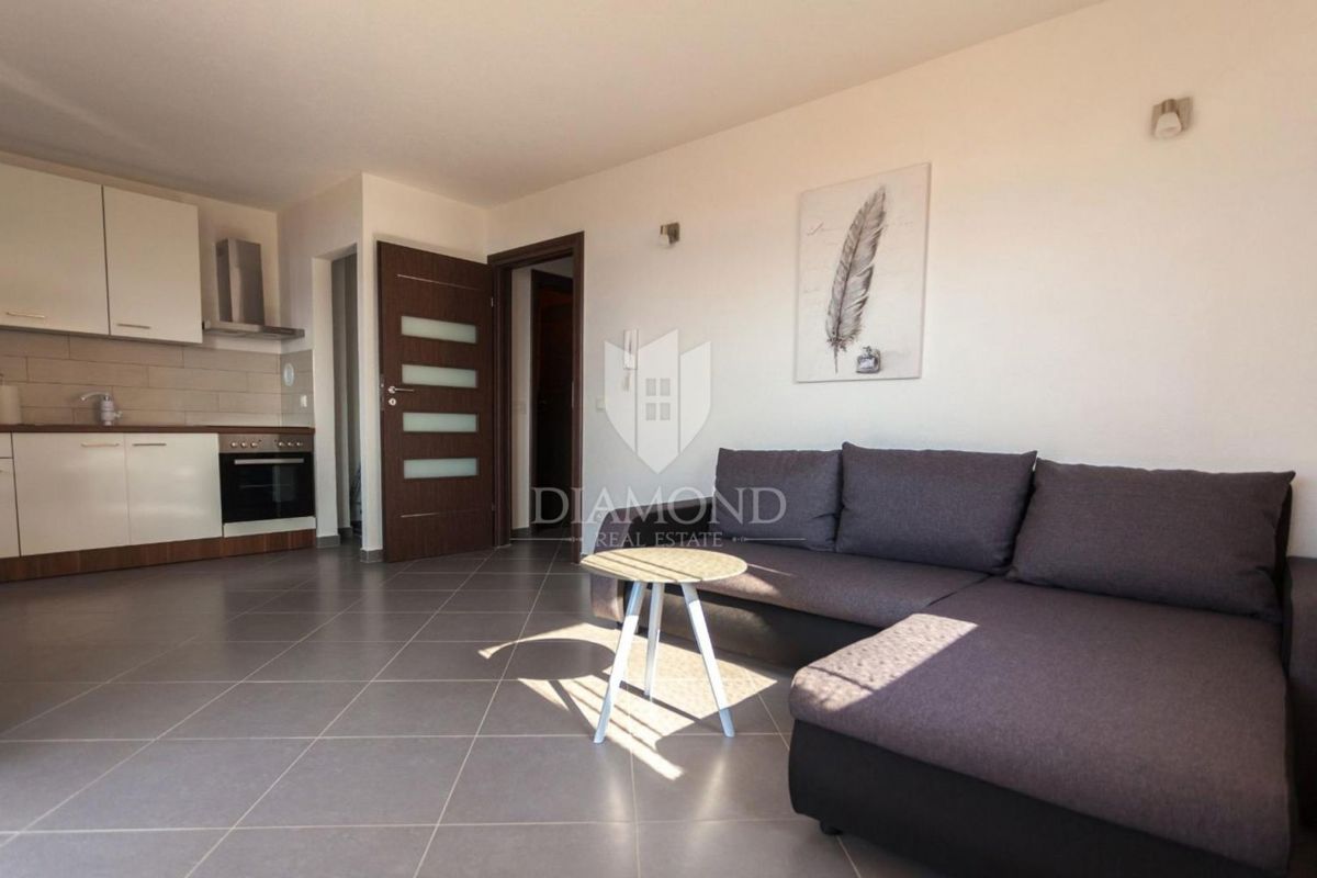 Krk, Klimno, apartmajska hiša s pogledom na morje