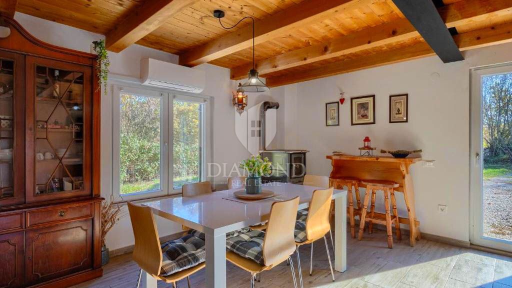 Oaza miru z velikim vrtom v bližini Žminja