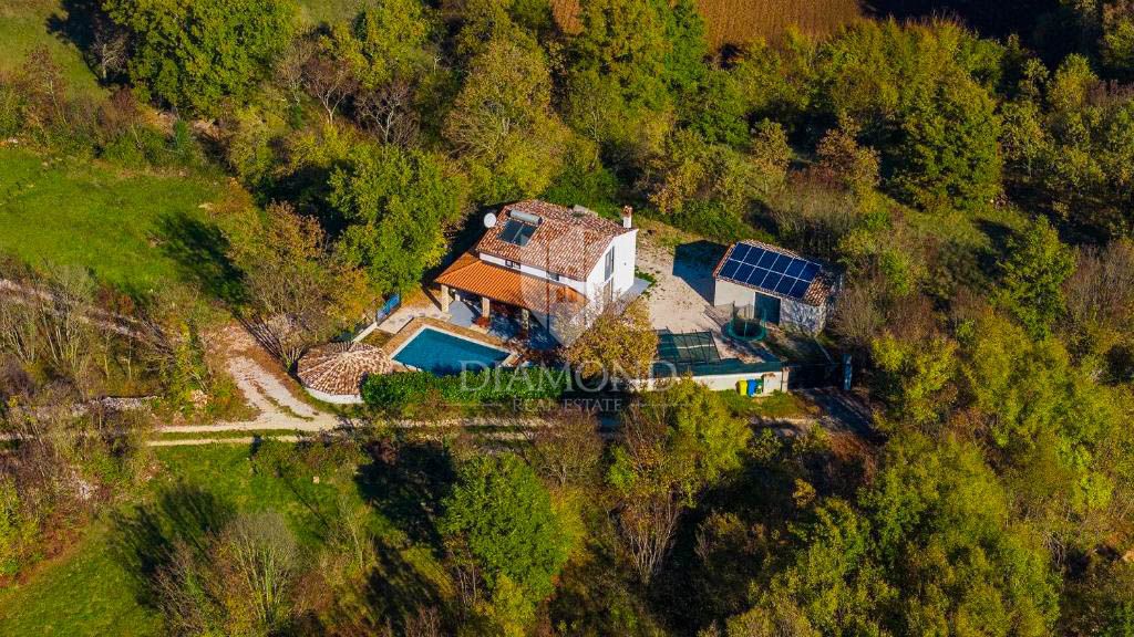 Oaza miru z velikim vrtom v bližini Žminja