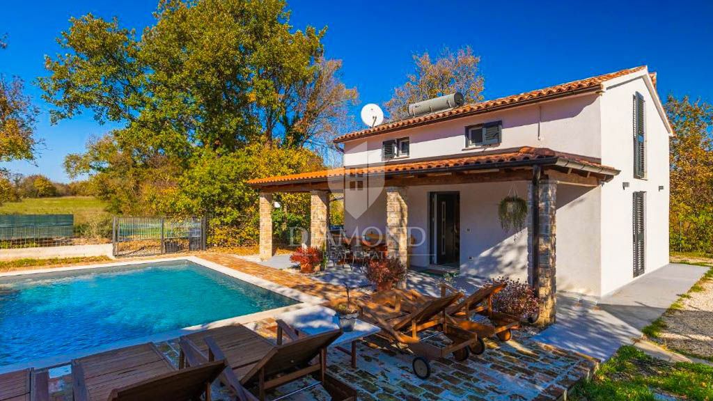 Oaza miru z velikim vrtom v bližini Žminja