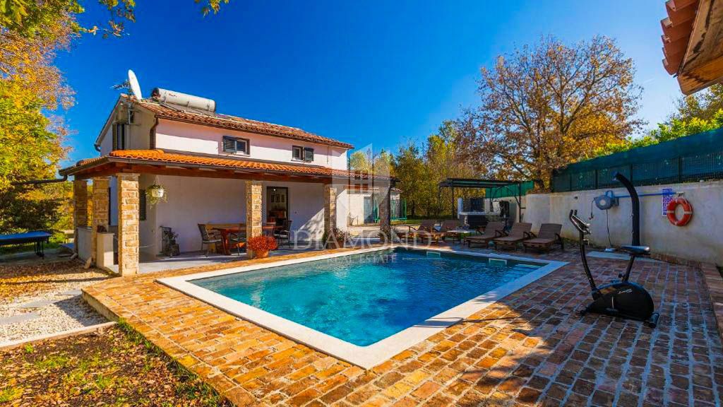 Oaza miru z velikim vrtom v bližini Žminja