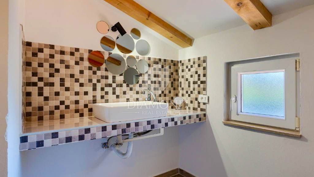 Oaza miru z velikim vrtom v bližini Žminja