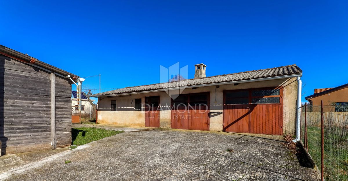 Žminj, podeželska hiša za veliko družino na mirni lokaciji