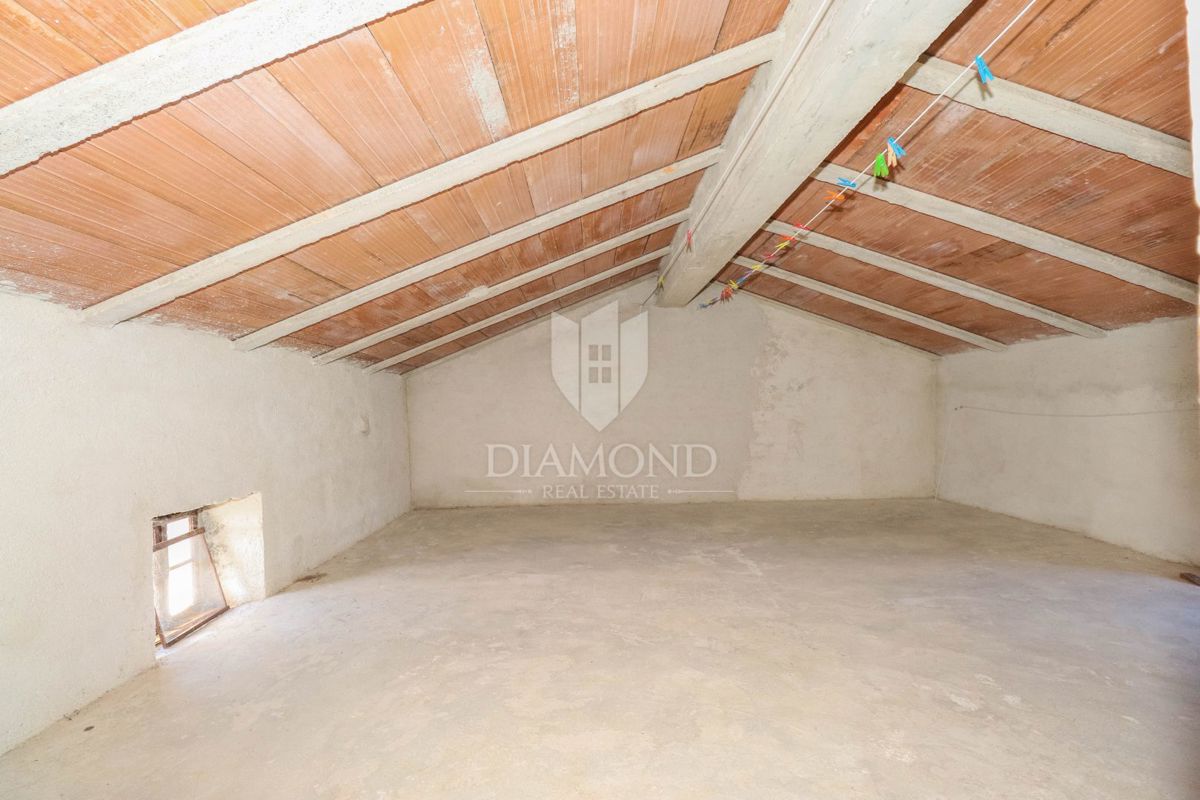 Žminj, podeželska hiša za veliko družino na mirni lokaciji