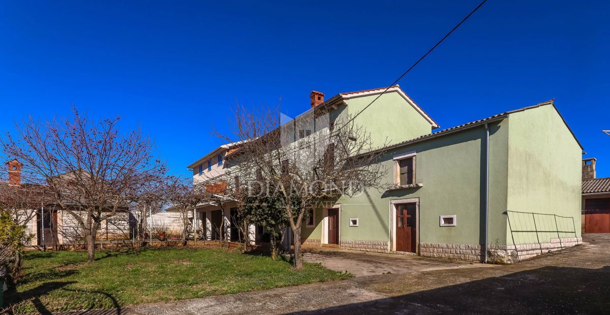 Žminj, podeželska hiša za veliko družino na mirni lokaciji