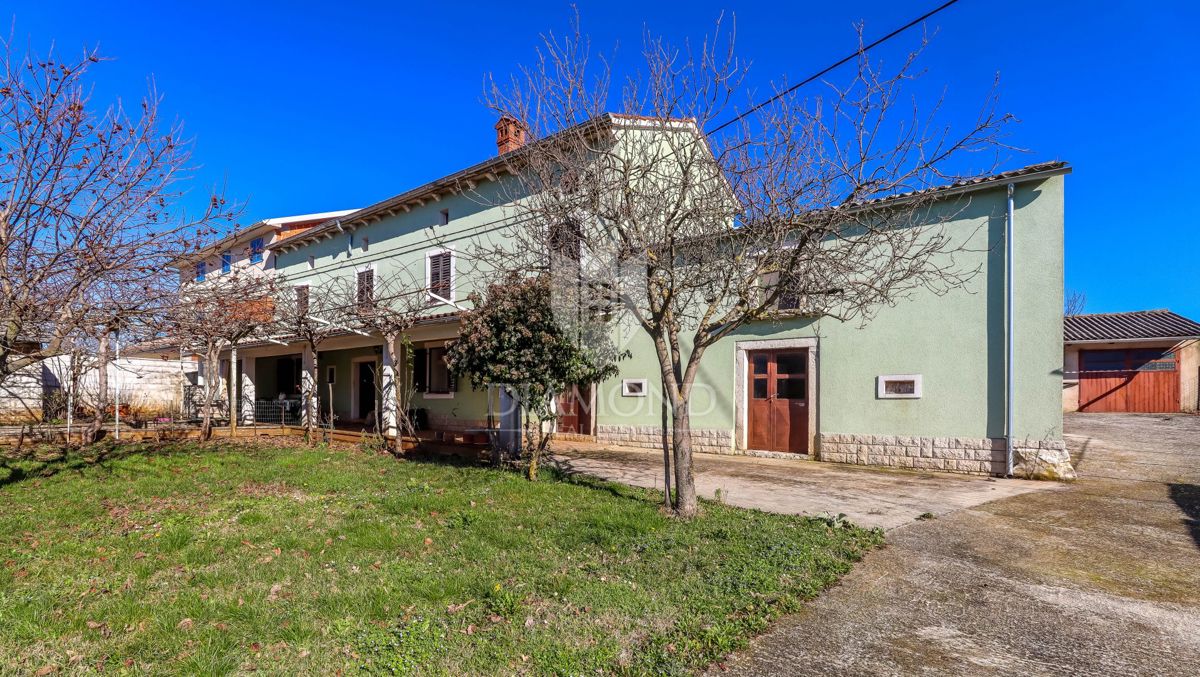 Žminj, podeželska hiša za veliko družino na mirni lokaciji