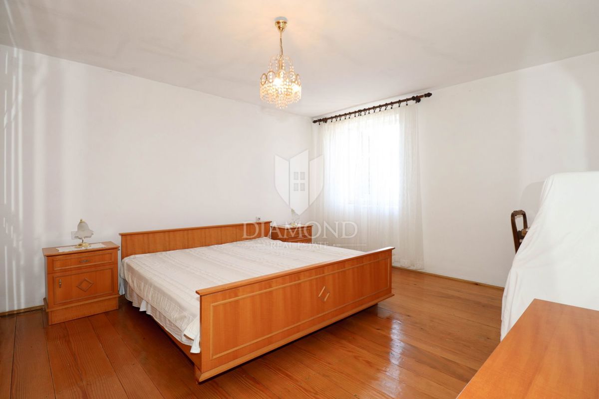 Žminj, podeželska hiša za veliko družino na mirni lokaciji