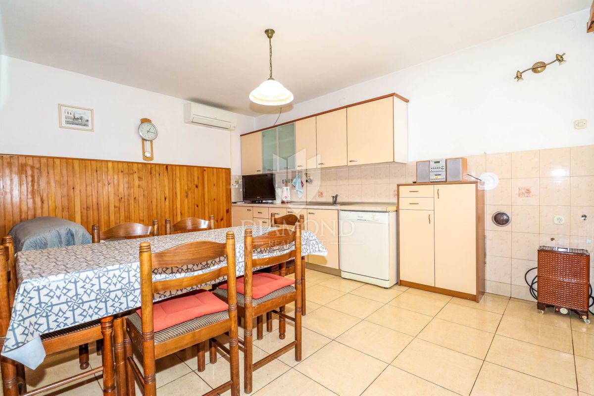 Žminj, podeželska hiša za veliko družino na mirni lokaciji