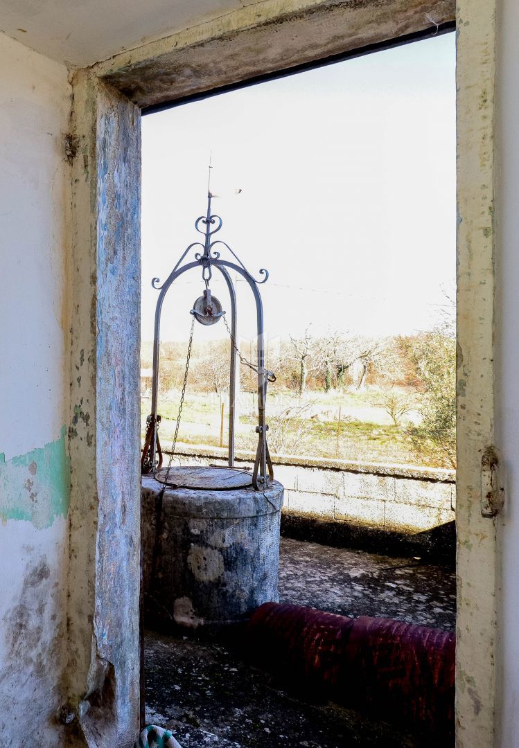 Žminj, podeželska hiša za veliko družino na mirni lokaciji