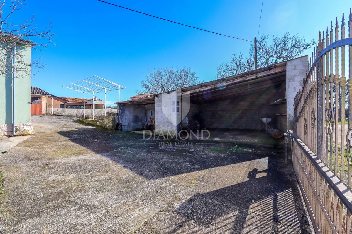 Žminj, podeželska hiša za veliko družino na mirni lokaciji