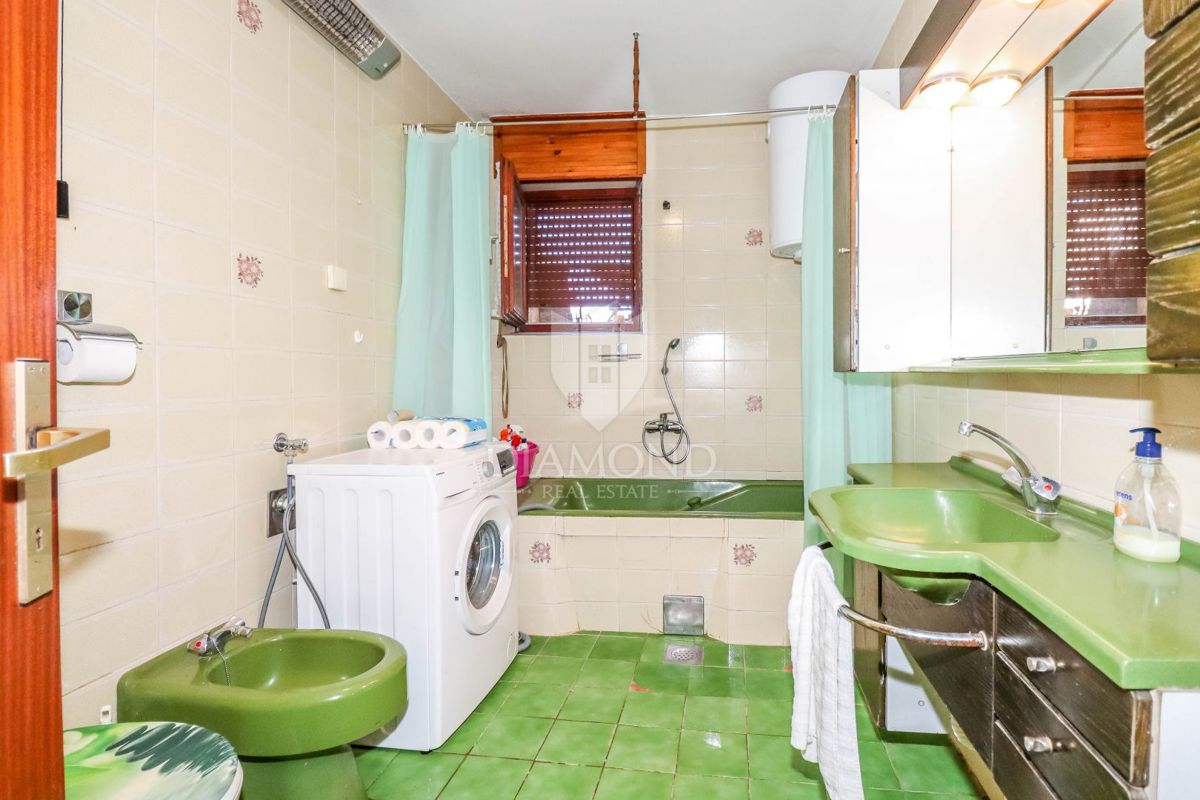 Žminj, podeželska hiša za veliko družino na mirni lokaciji