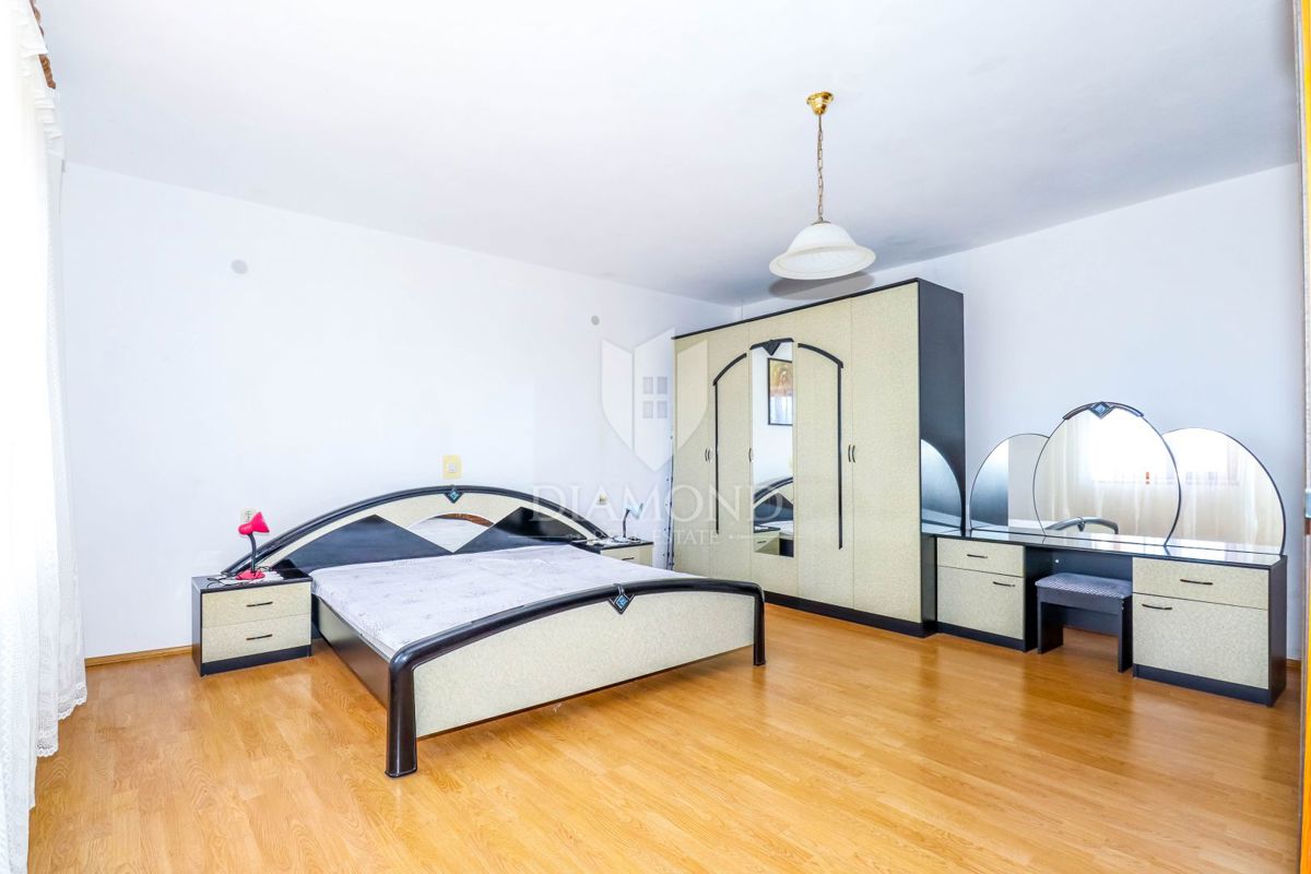 Žminj, podeželska hiša za veliko družino na mirni lokaciji