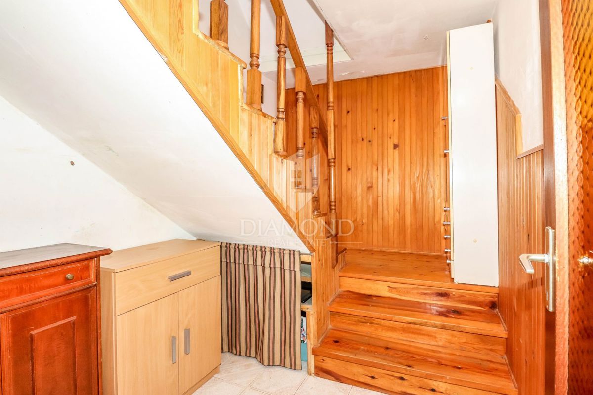 Žminj, podeželska hiša za veliko družino na mirni lokaciji