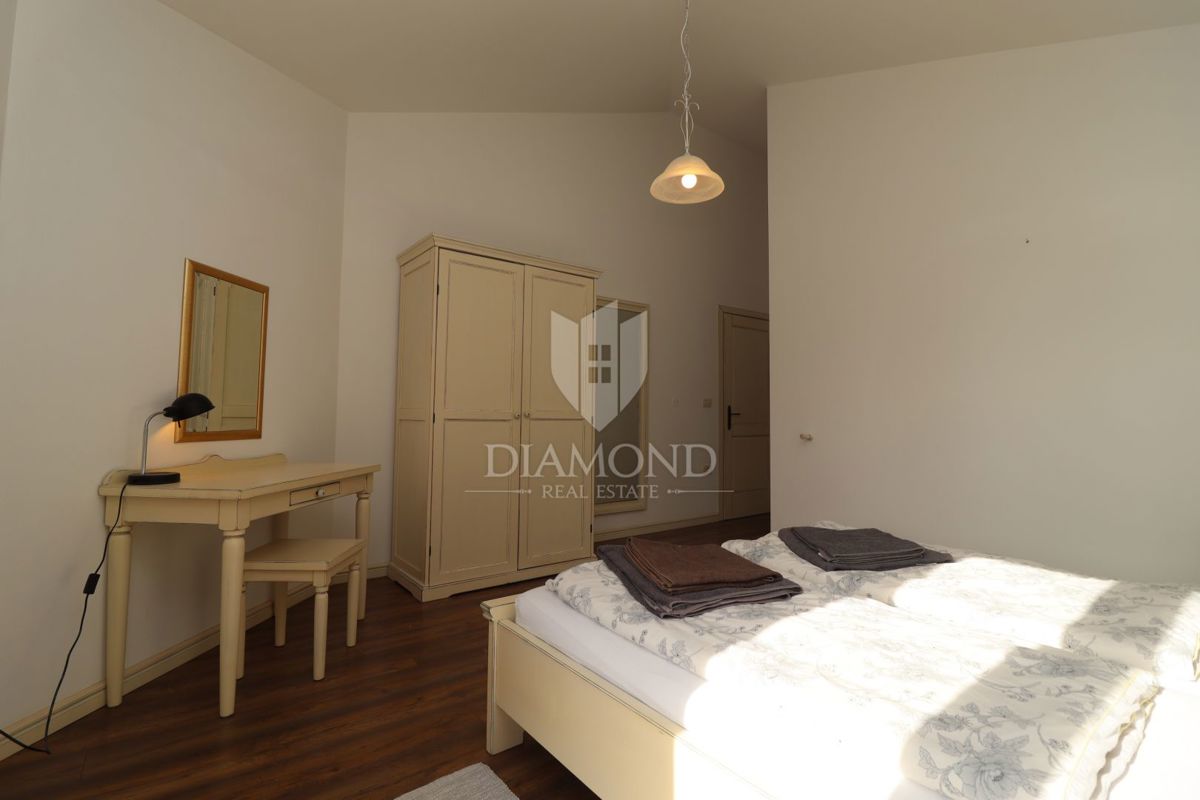 Hiša z bazenom in velikim vrtom – le 10 minut od Poreča in čudovitih plaž, idealna za bivanje ali turistični najem