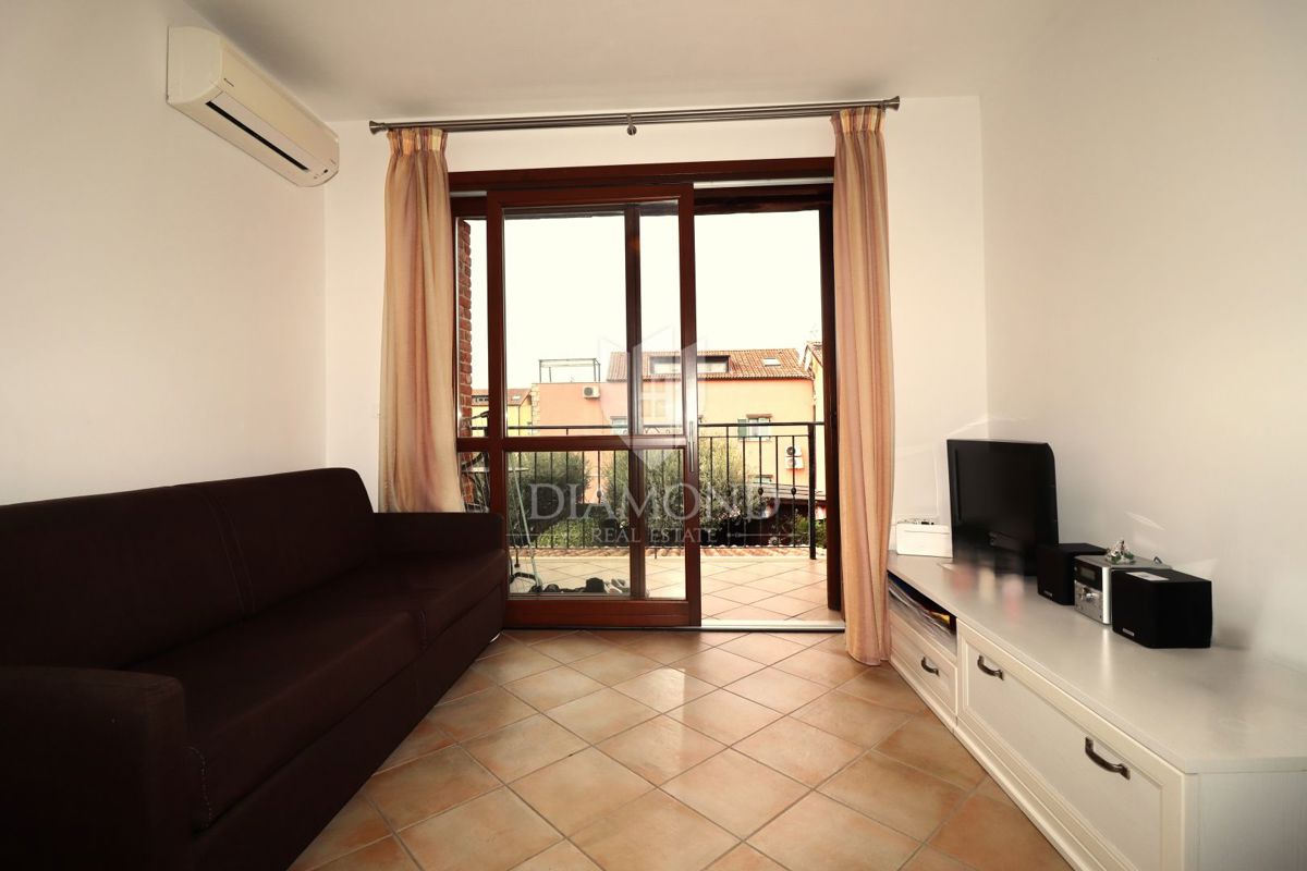 Priložnost! Moderno, popolnoma opremljeno stanovanje s skupnim bazenom – Poreč