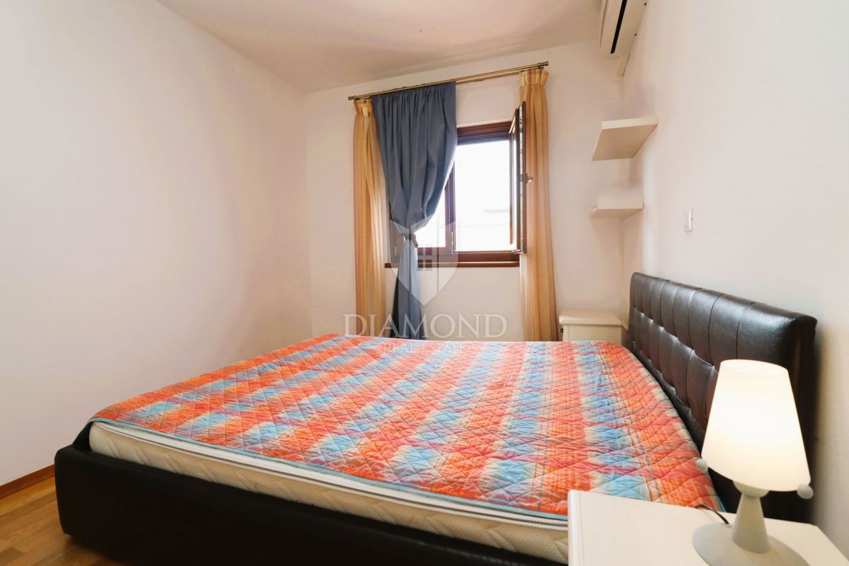 Priložnost! Moderno, popolnoma opremljeno stanovanje s skupnim bazenom – Poreč