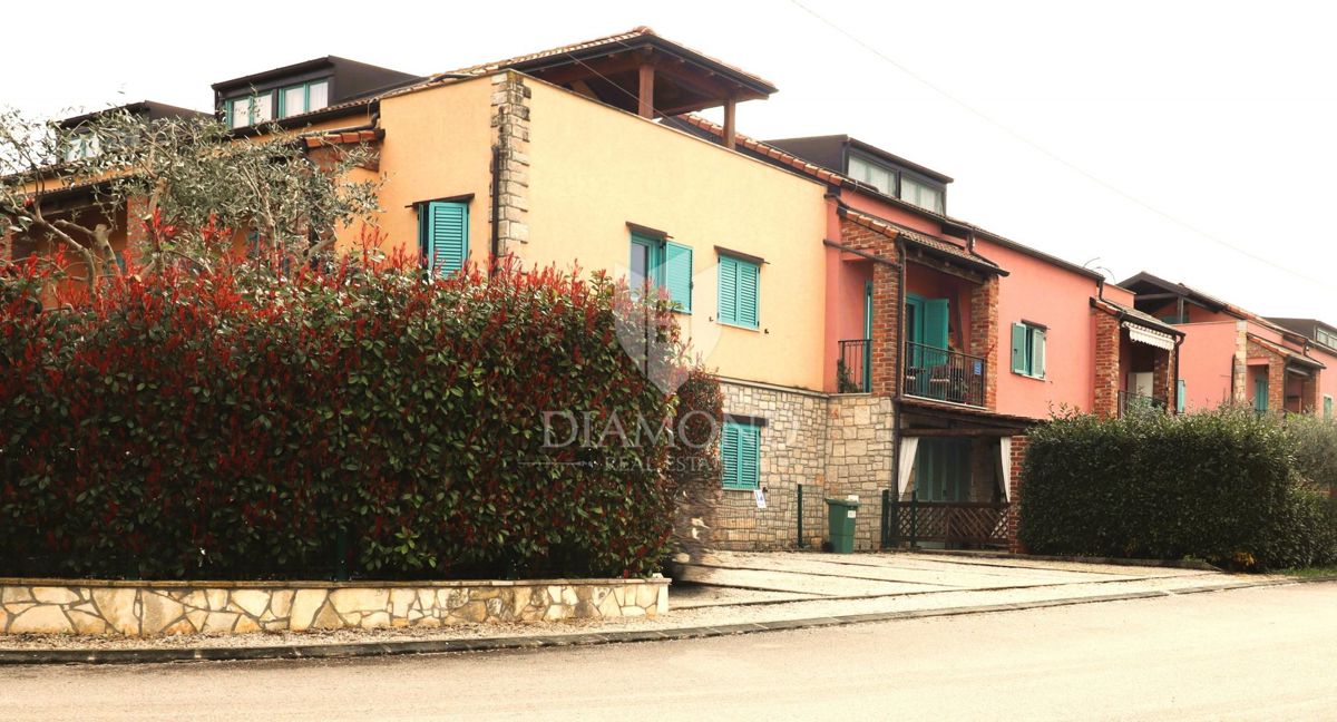 Priložnost! Moderno, popolnoma opremljeno stanovanje s skupnim bazenom – Poreč