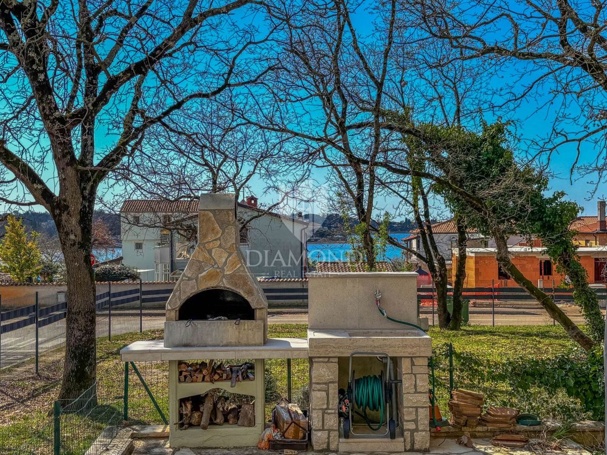 Ekskluzivno! Novigrad, stanovanje v pritličju 100 m od plaže!