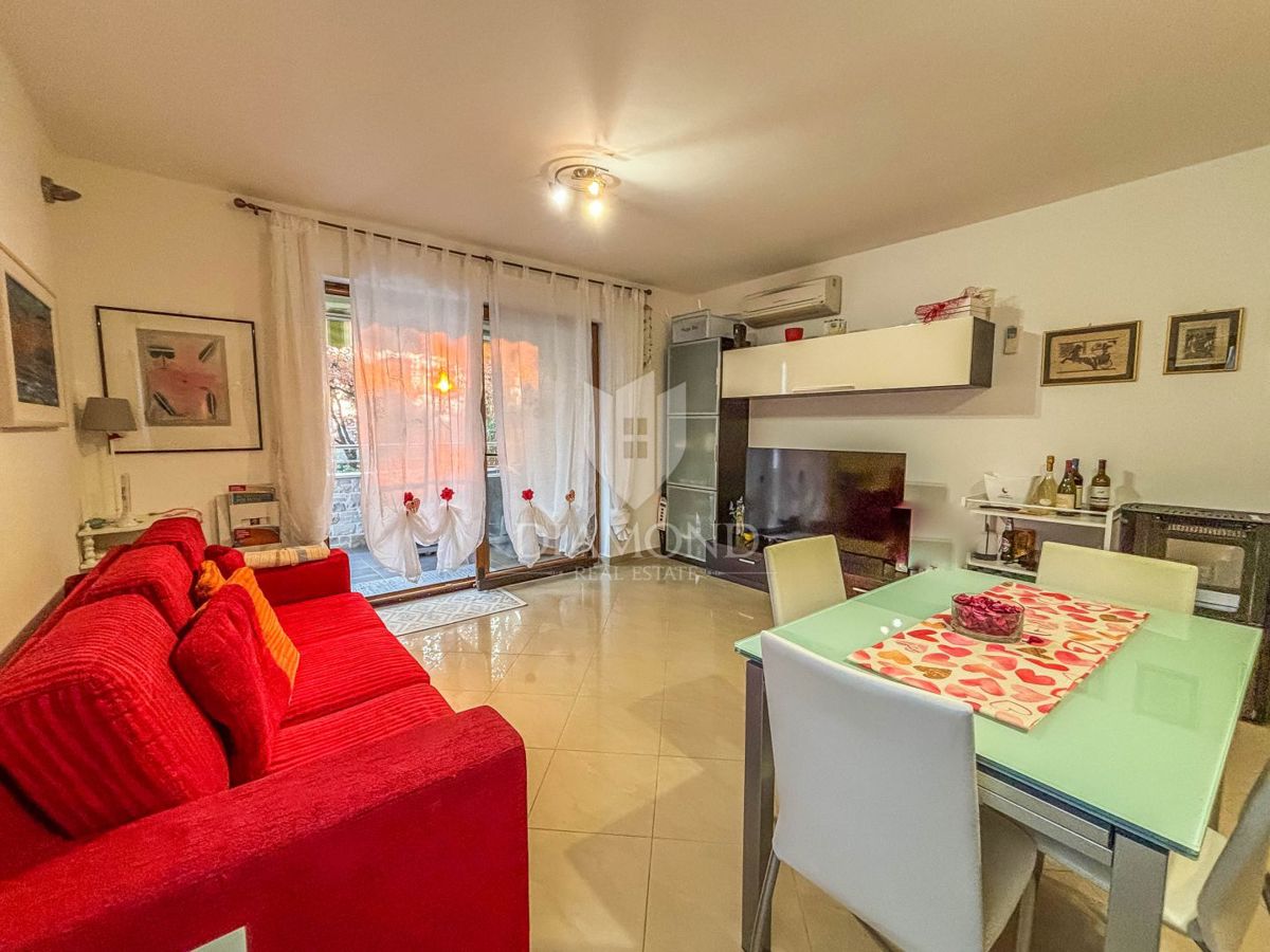 Ekskluzivno! Novigrad, stanovanje v pritličju 100 m od plaže!