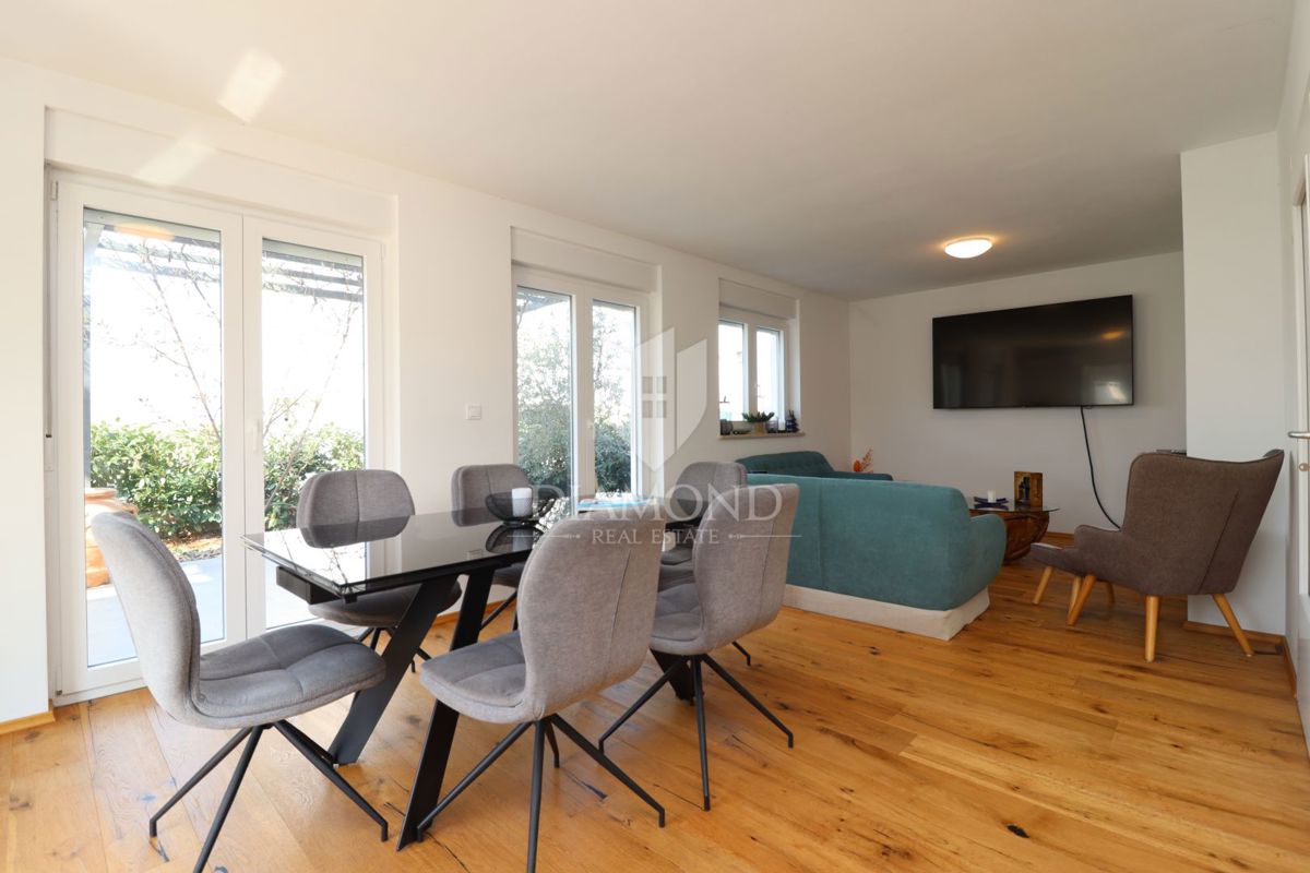 Poreč, okolica, opremljena hiša s pogledom na morje in naravo