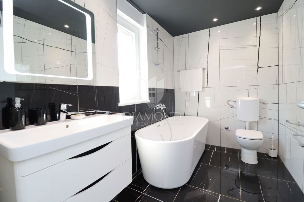 Poreč, okolica, opremljena hiša s pogledom na morje in naravo