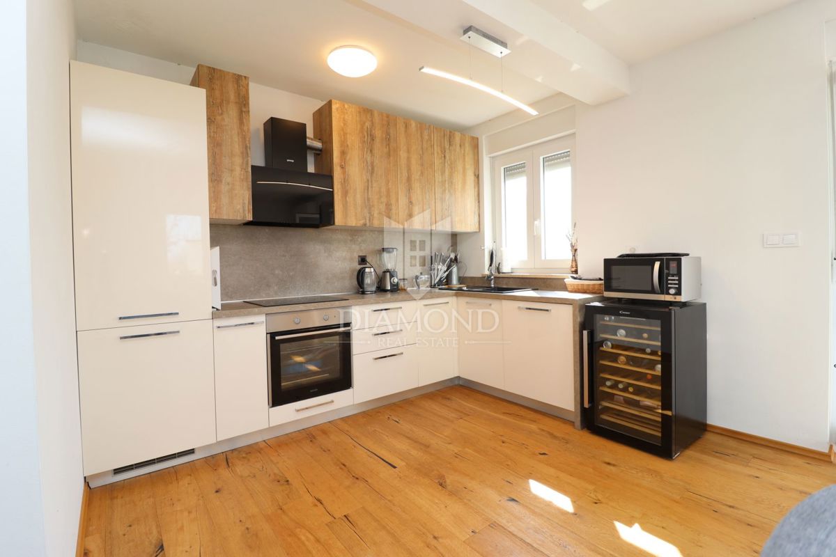 Poreč, okolica, opremljena hiša s pogledom na morje in naravo