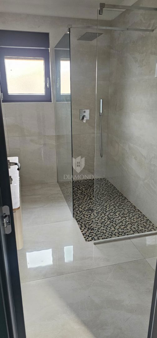 Apartmaj Malinska, Malinska-Dubašnica, DA, 70m2