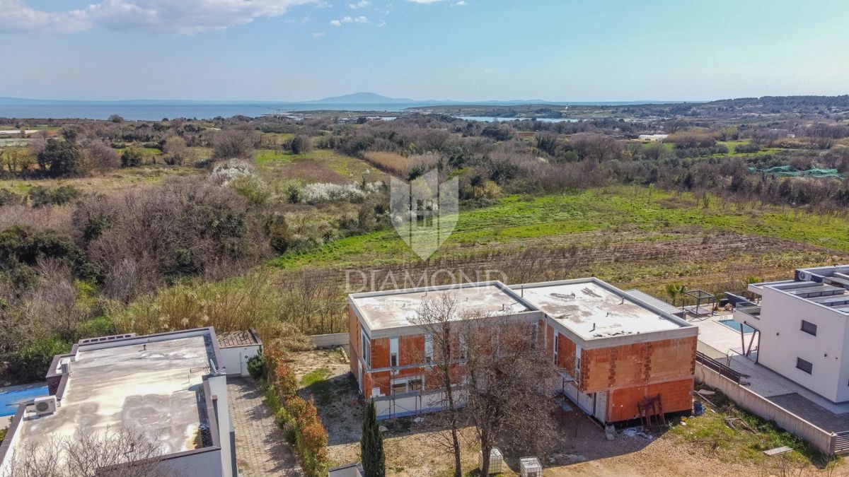 Ližnjan, hiša z bazenom in pogledom na morje