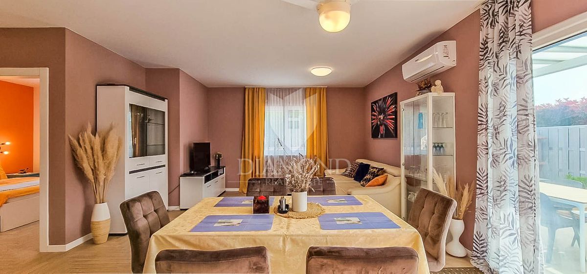 Novigrad, okolica, čudovita enonadstropna hiša z bazenom!