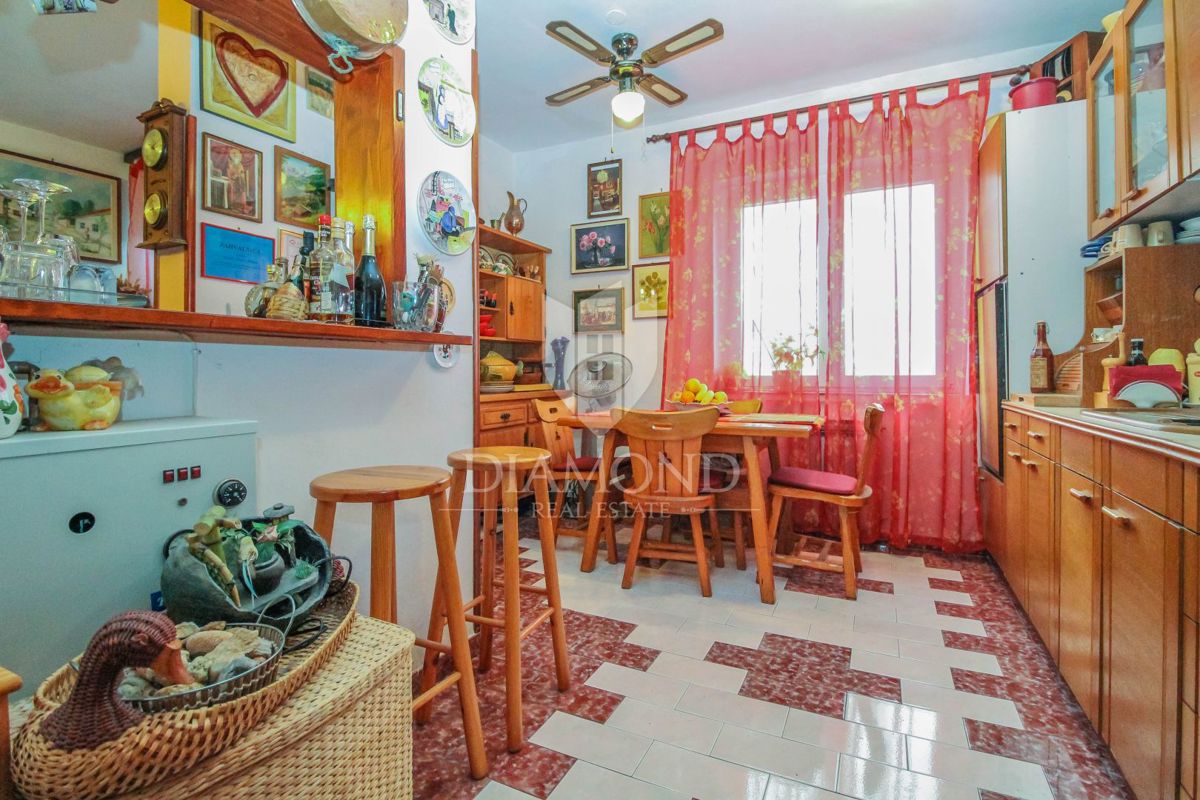 Umag, prostorno stanovanje v bližini centra mesta in plaže