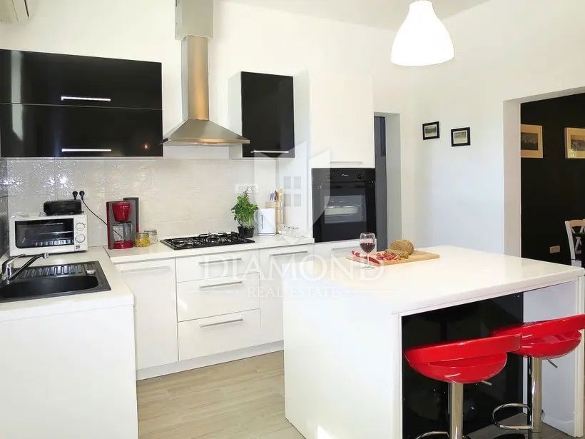 Labin, prostorna hiša blizu centra straže