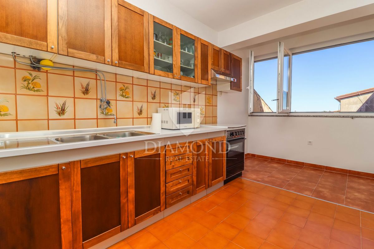 Rovinj, center, sončen apartma s pogledom na morje