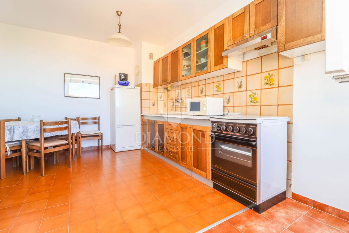 Rovinj, center, sončen apartma s pogledom na morje