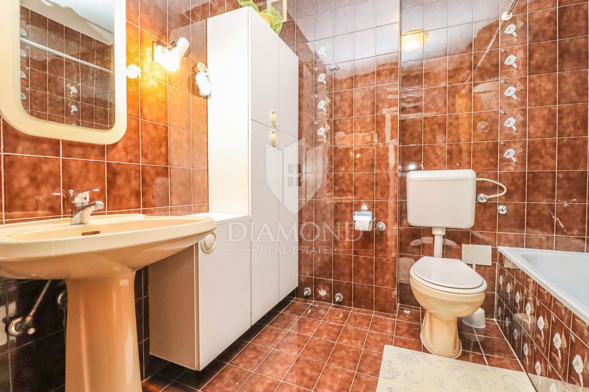 Rovinj, center, sončen apartma s pogledom na morje