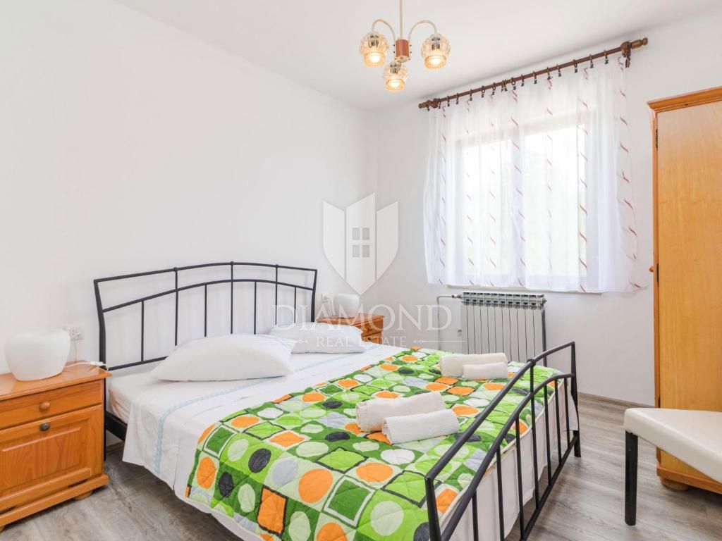 Motovun, okolica, počitniška hiša z bazenom in velikim vrtom