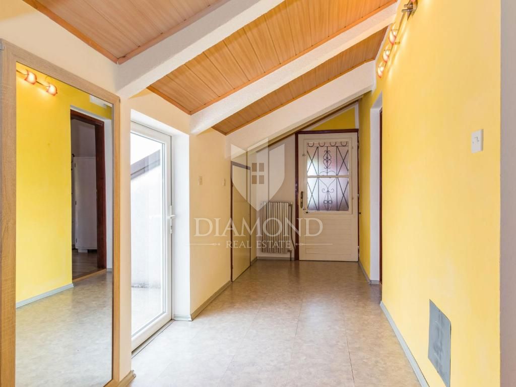 Motovun, okolica, počitniška hiša z bazenom in velikim vrtom