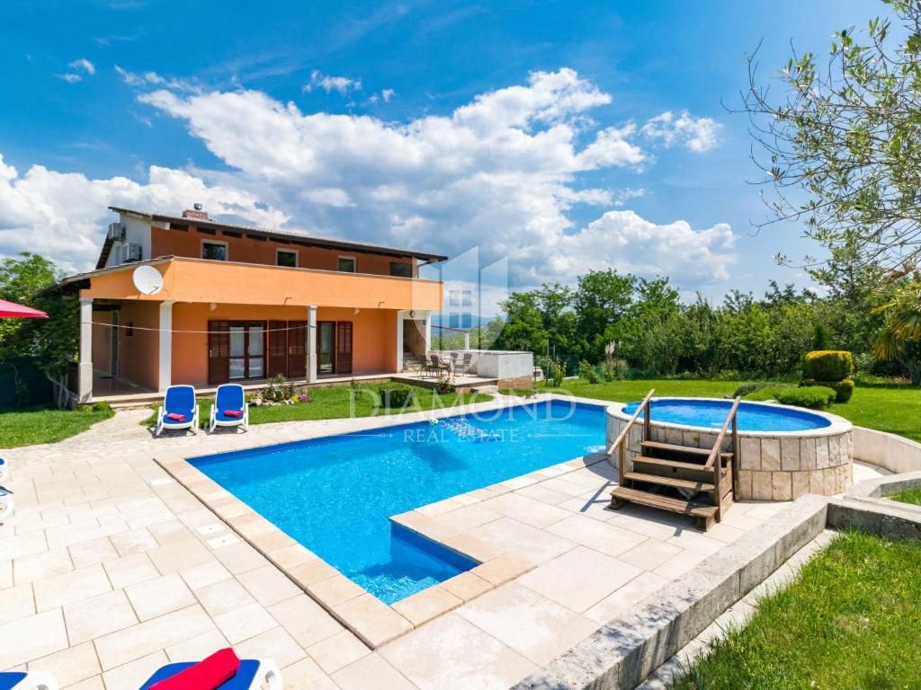 Motovun, okolica, počitniška hiša z bazenom in velikim vrtom