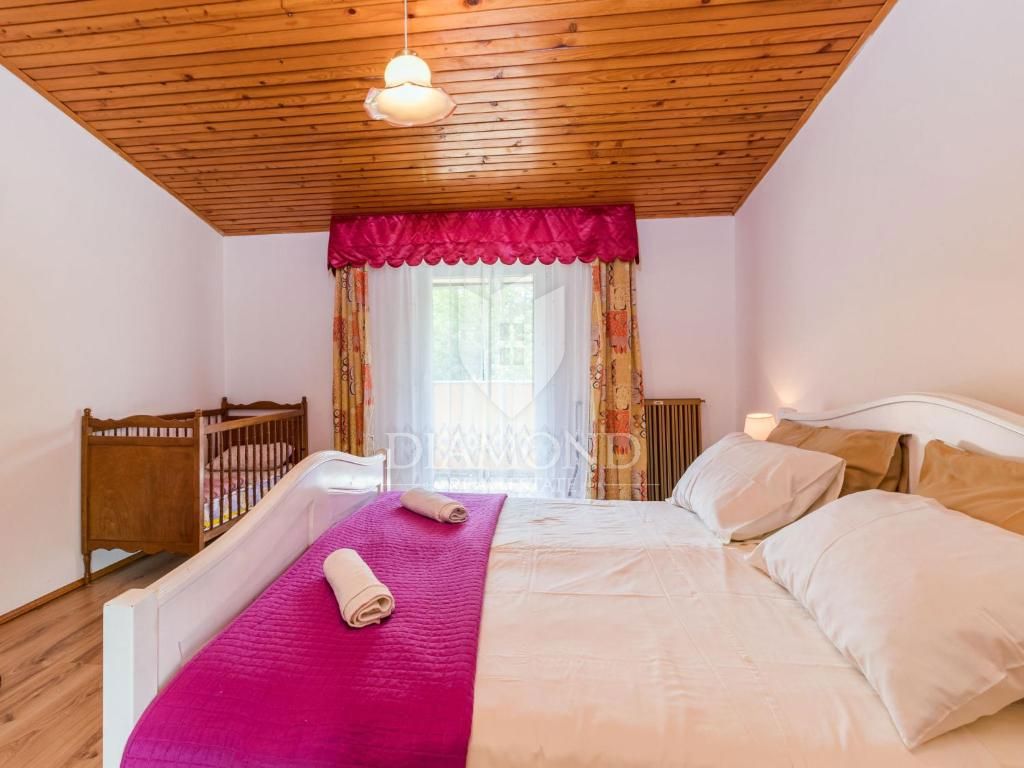 Motovun, okolica, počitniška hiša z bazenom in velikim vrtom