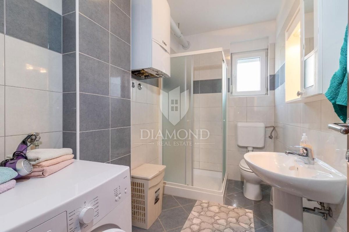 Pula, hiša s štirimi apartmaji na mirni lokaciji