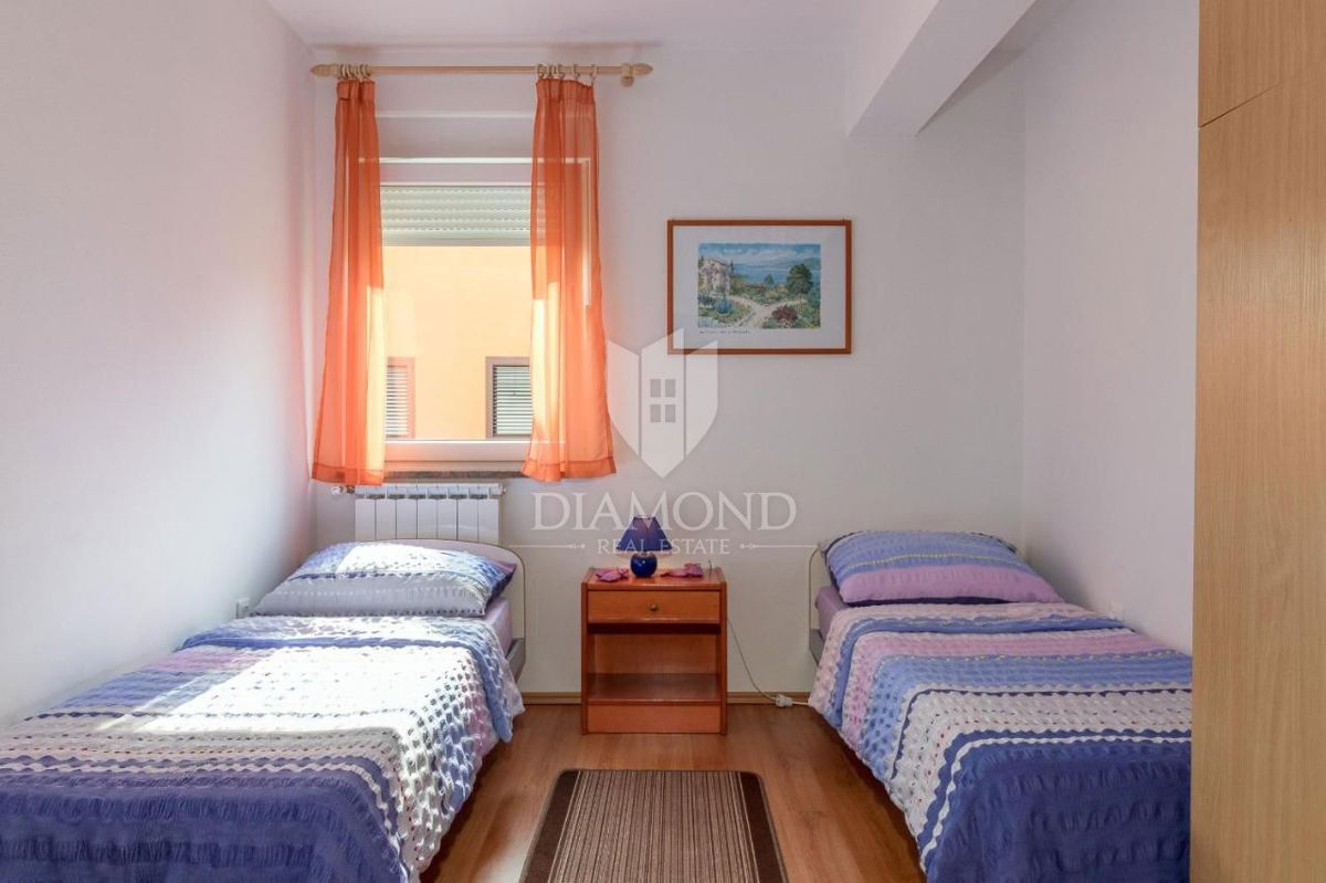 Pula, hiša s štirimi apartmaji na mirni lokaciji