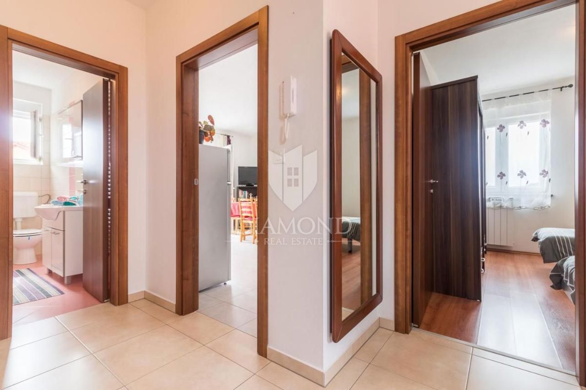 Pula, hiša s štirimi apartmaji na mirni lokaciji